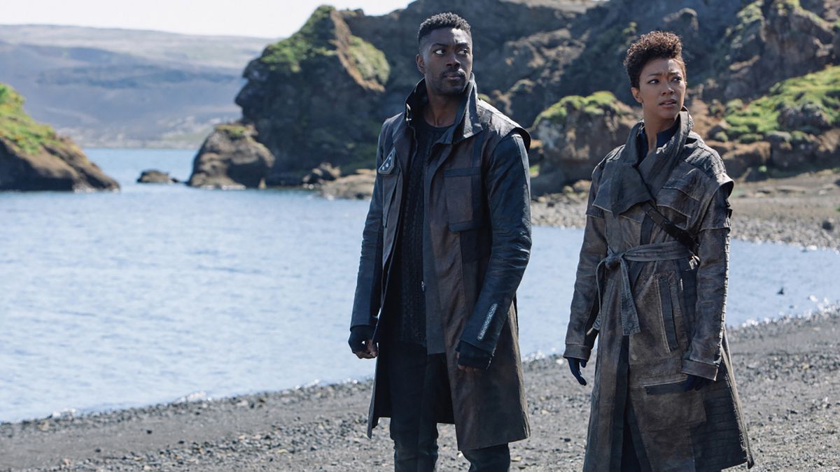 David Ajala as Book and Sonequa Martin-Green as Burnham in &quot;Star Trek: Discovery&quot; on CBS All Access.