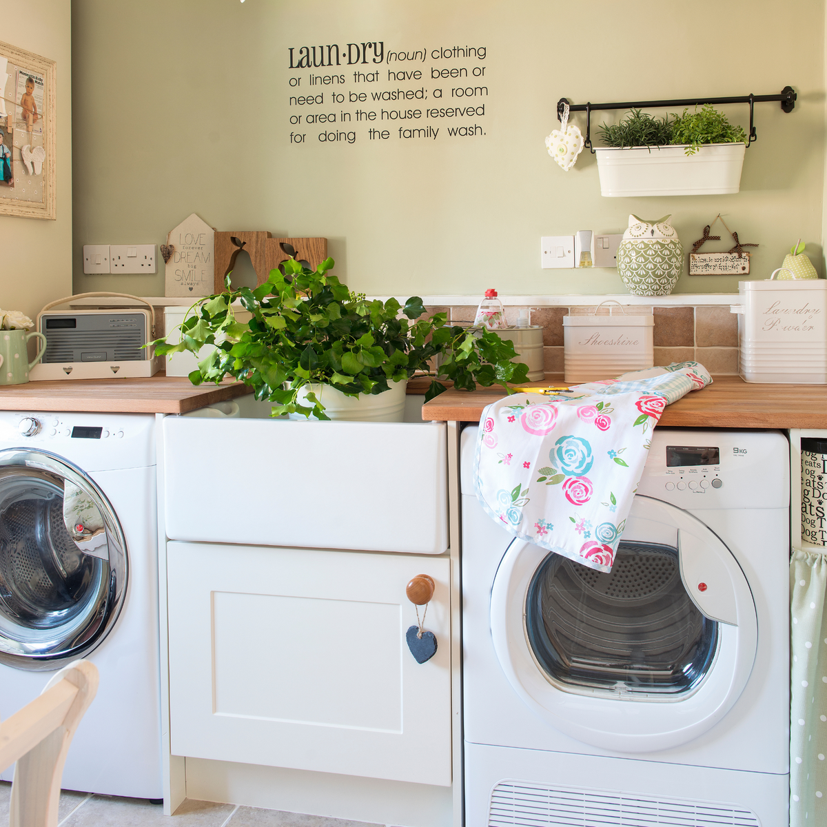 Laundry experts reveal the easiest way to instantly decrease clothes using ice cubes