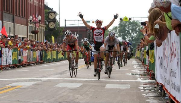 Alejandro Borrajo (Jamis-Sutter Home) salutes as he takes the win