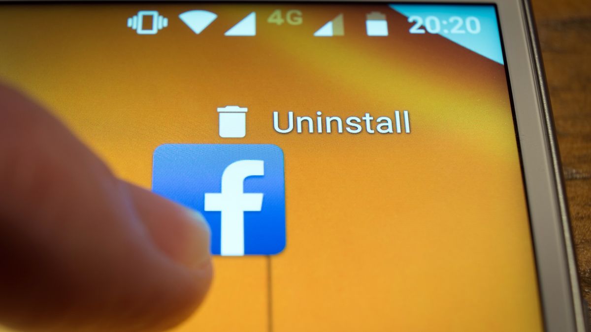 A user deleting the Facebook Android app