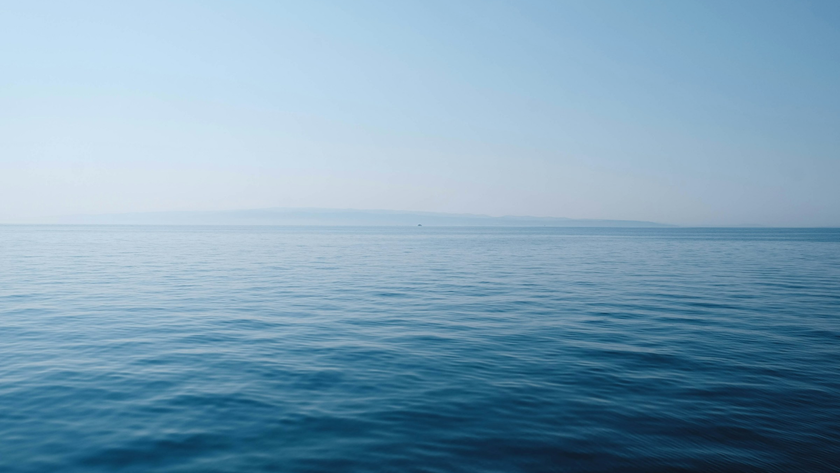 Photograph of the horizon out at sea.