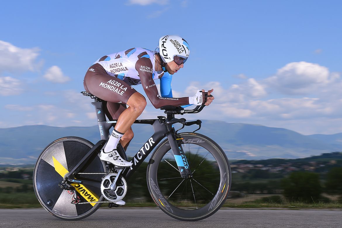 Matteo Montaguti racing the Giro d'Italia