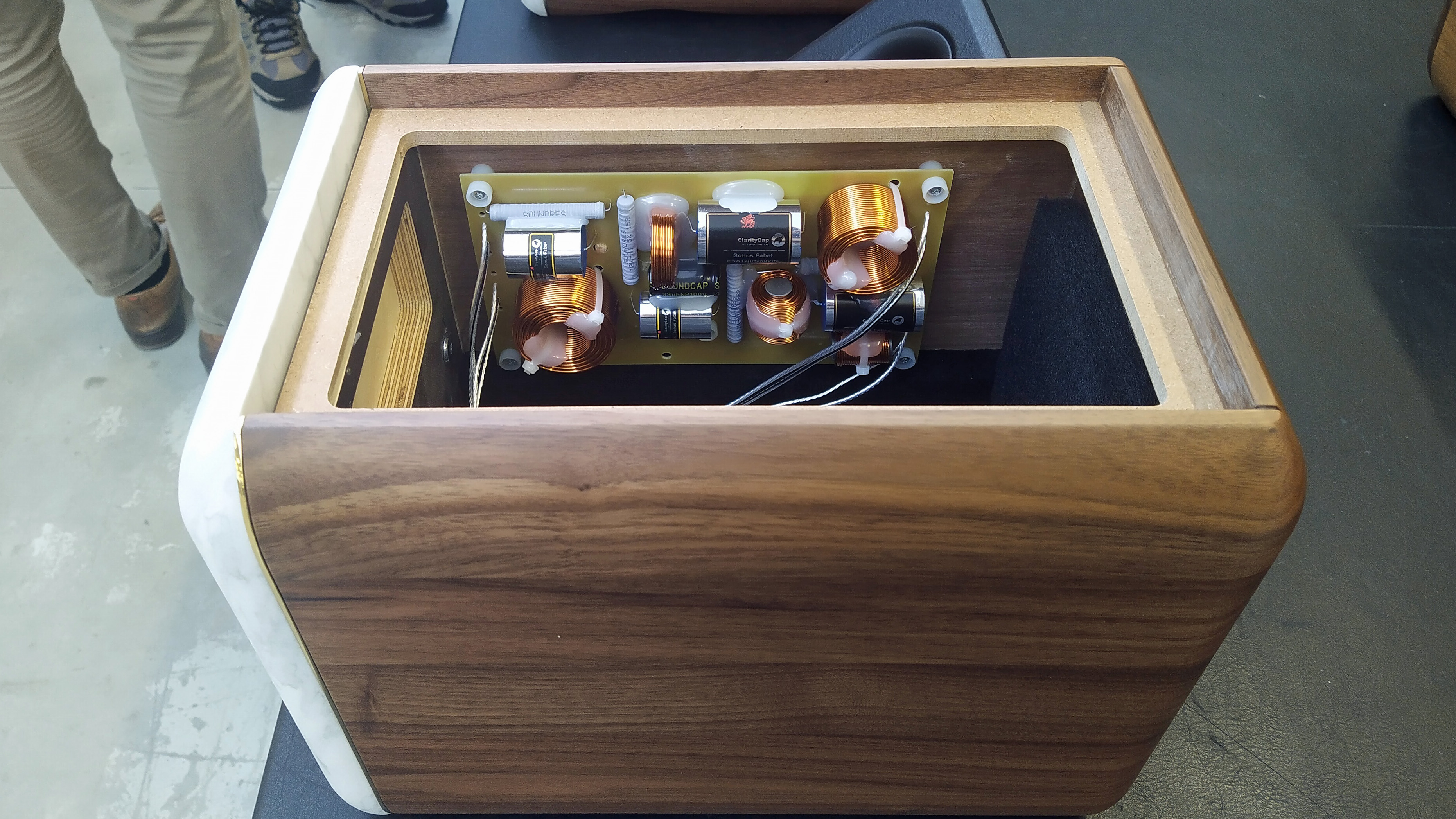 the inside of a sonus faber speaker