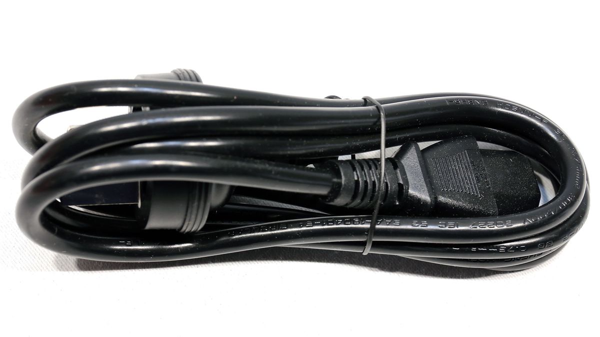 XPG Pylon 550