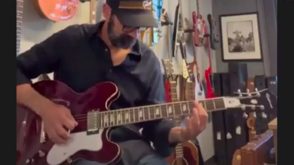 Gibson’s Cesar Gueikian Teases Signature Noel Gallagher Epiphone