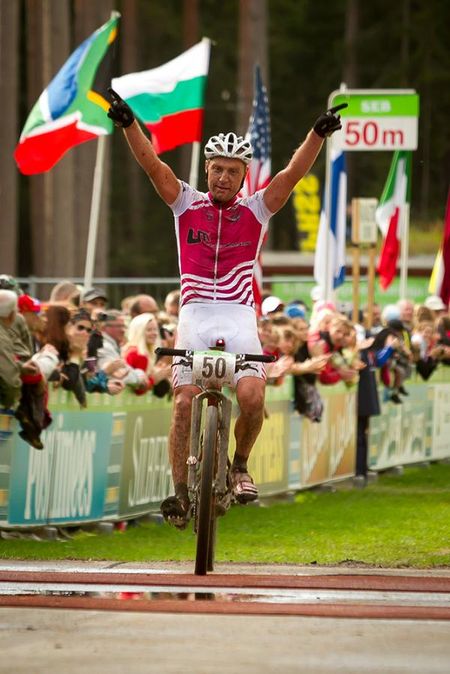 Erki P&uuml;tsep wins the Estonian marathon national championships, at the Tartu Rattamaraton