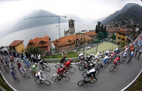 The peloton climbs above picturesque Lake Como.