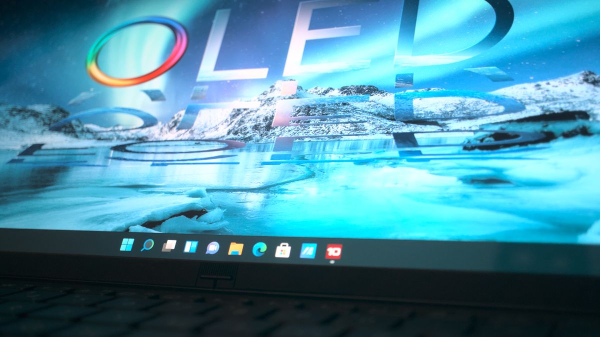 ASUS Zenbook 17 Fold (UX9702)
