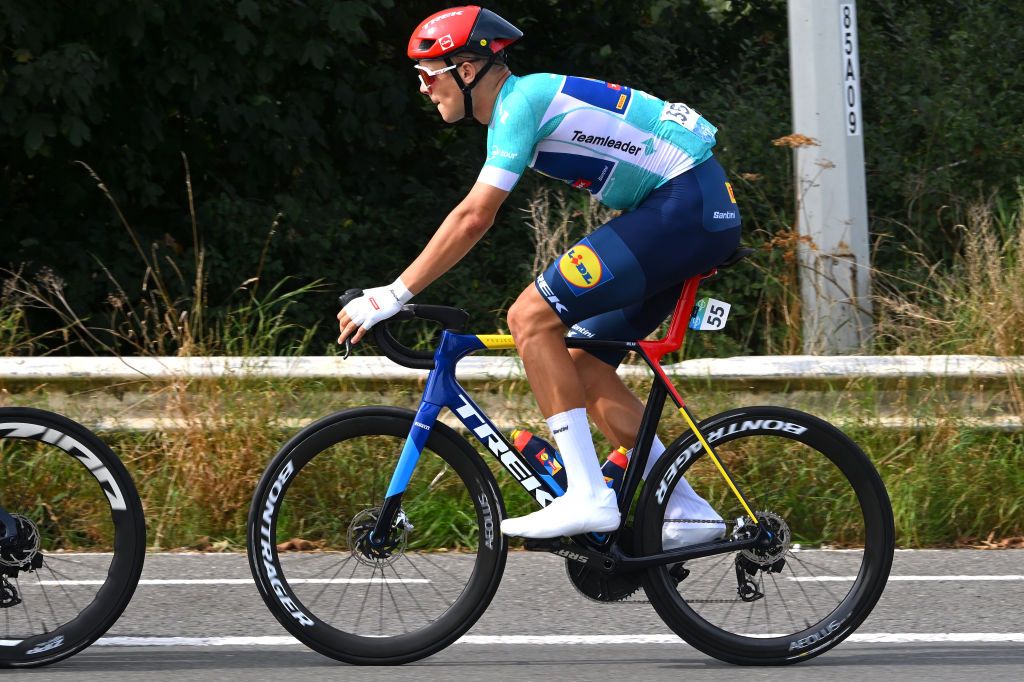 ARDOOIE BELGIUM AUGUST 30 Jonathan Milan of Italy and Team Lidl Trek Green Points Jersey competes during the 20th Renewi Tour 2024 Stage 3 a 1855km stage from Blankenberge to Ardooie UCIWT on August 30 2024 in Ardooie Belgium Photo by Luc ClaessenGetty Images