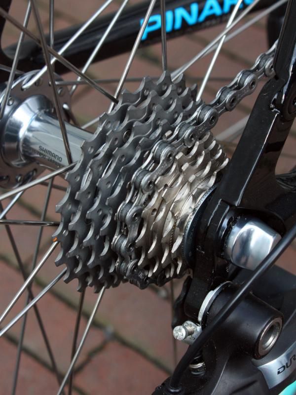 Flecha is running typical Paris-Roubaix gearing with an 11-23T cassette.