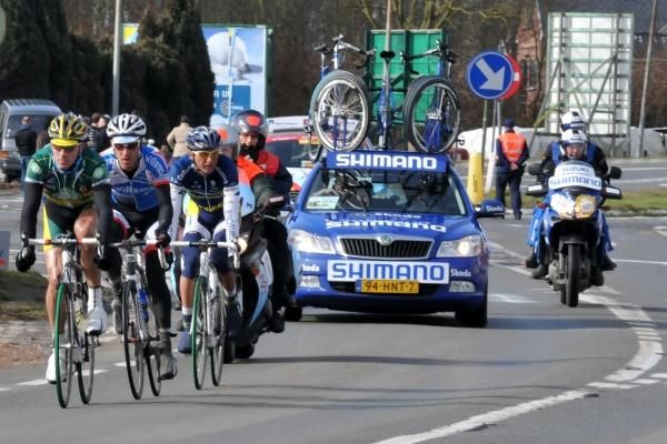 David Boucher (Landbouwcredit) leads Gregory Habeaux (Verndas Willems) and Johnny Hoogerland (Vacansoleil) in pursuit of the break