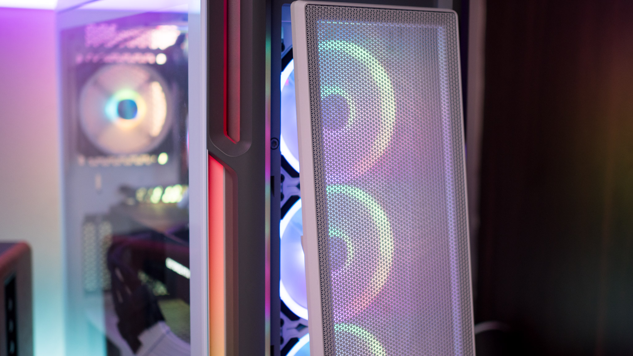 Corsair iCUE 5000T RGB's front view with the dust grille unlocked