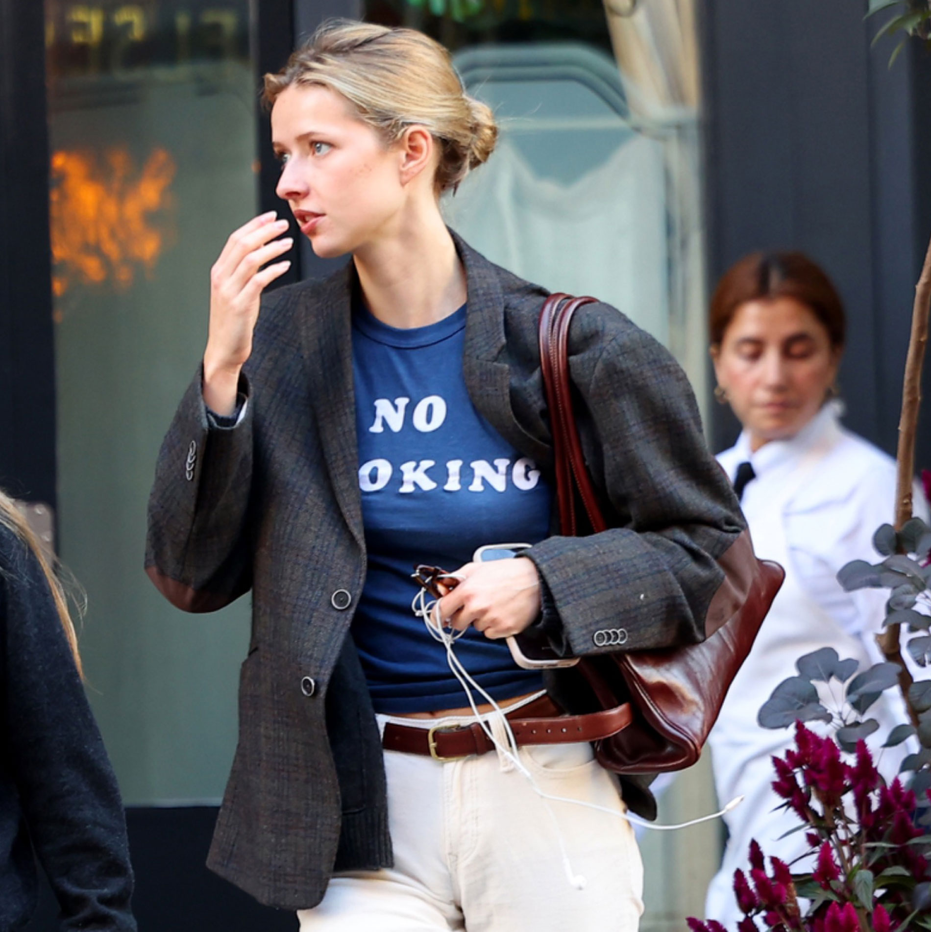 Apple Martin wears white jeans 