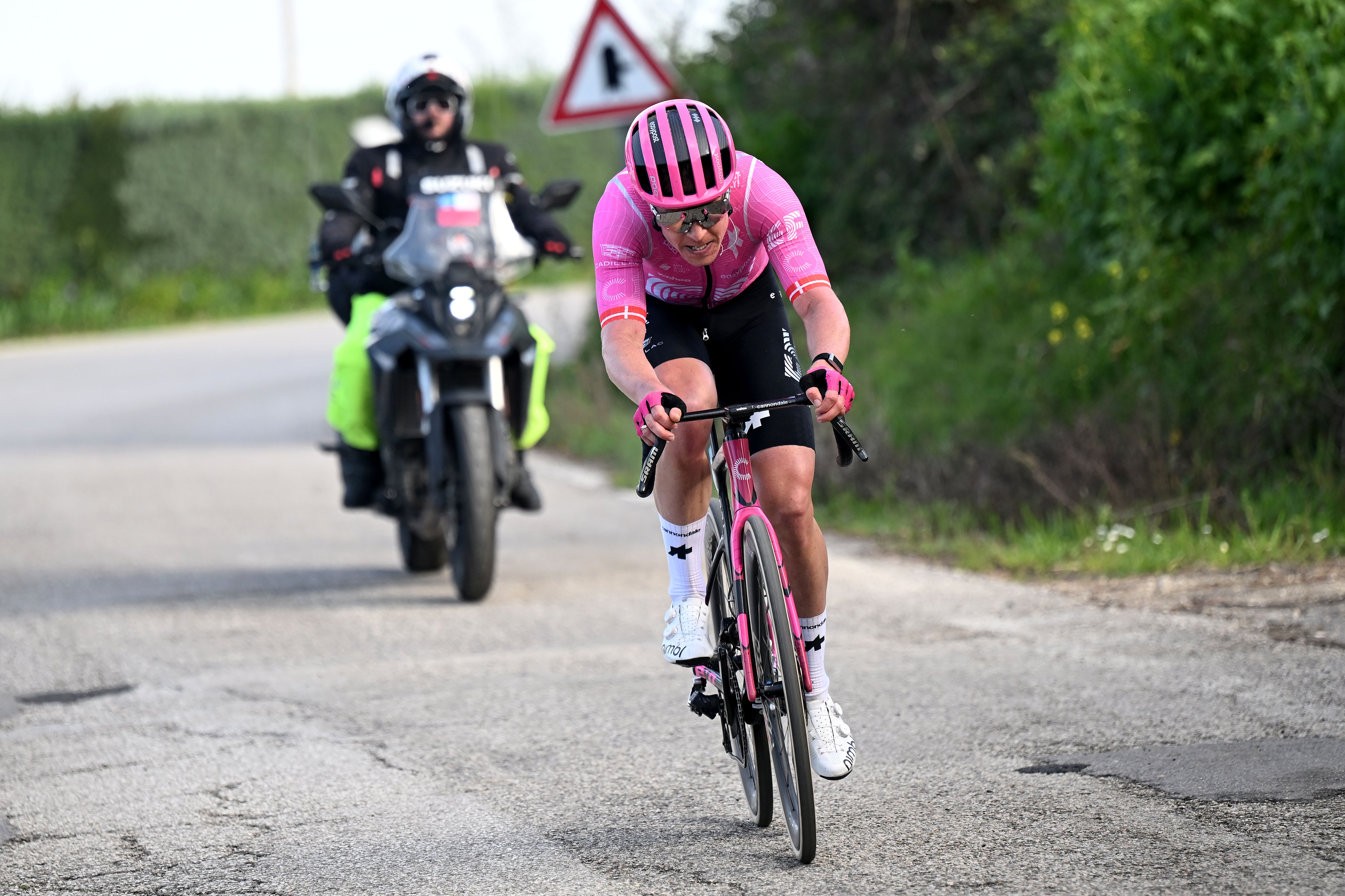 As it happened: Breakaway succeeds as race lead changes yet again on stage 5 of Tirreno-Adriatico 2026