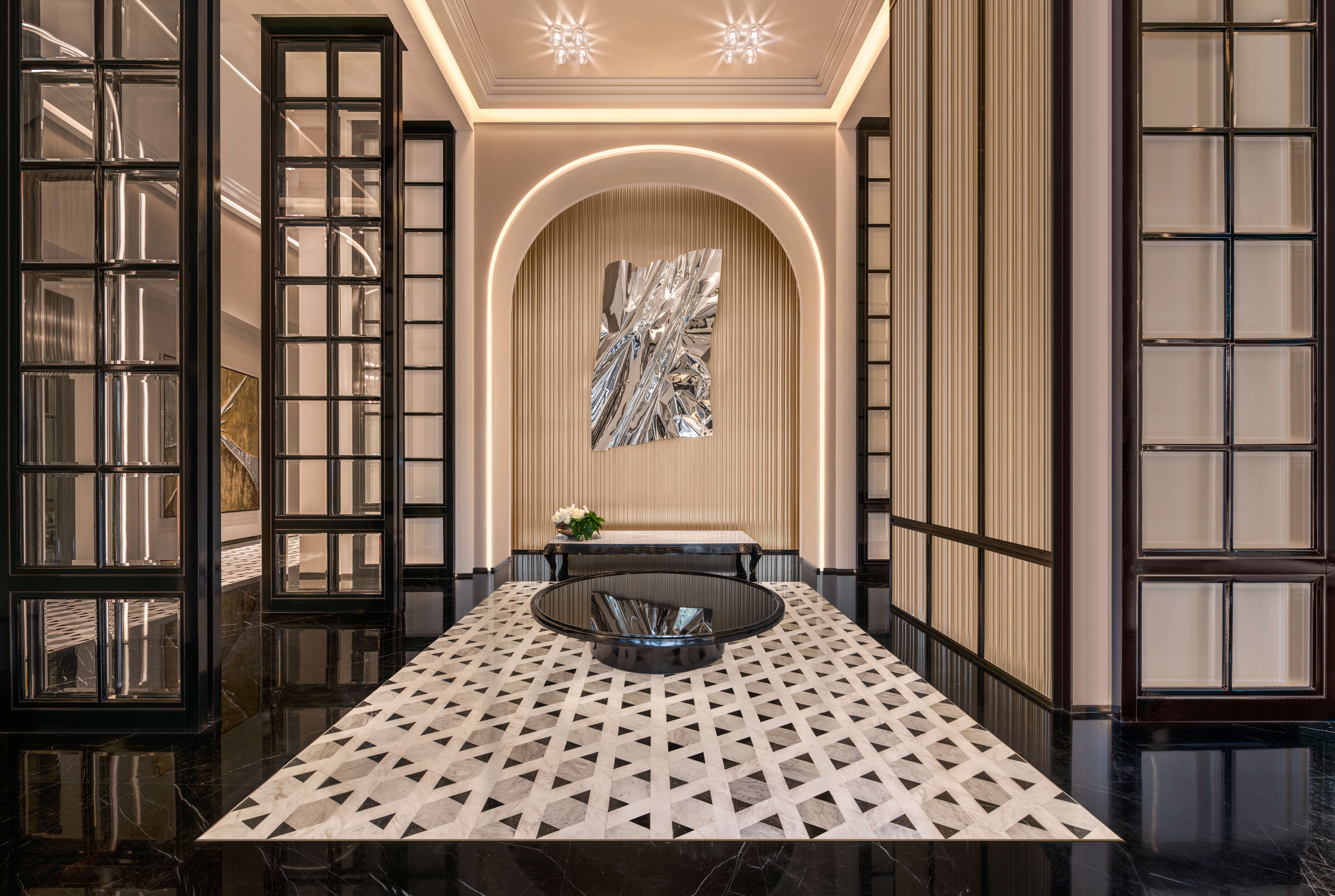 Ritz Carlton Bangkok art
