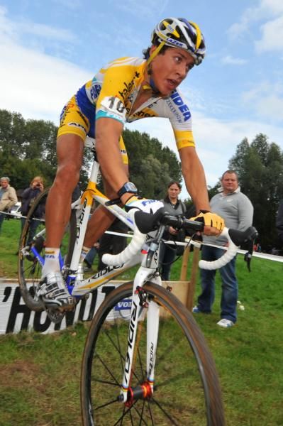 Tom Meeusen (Telenet-Fidea) concentrates on keeping it upright.