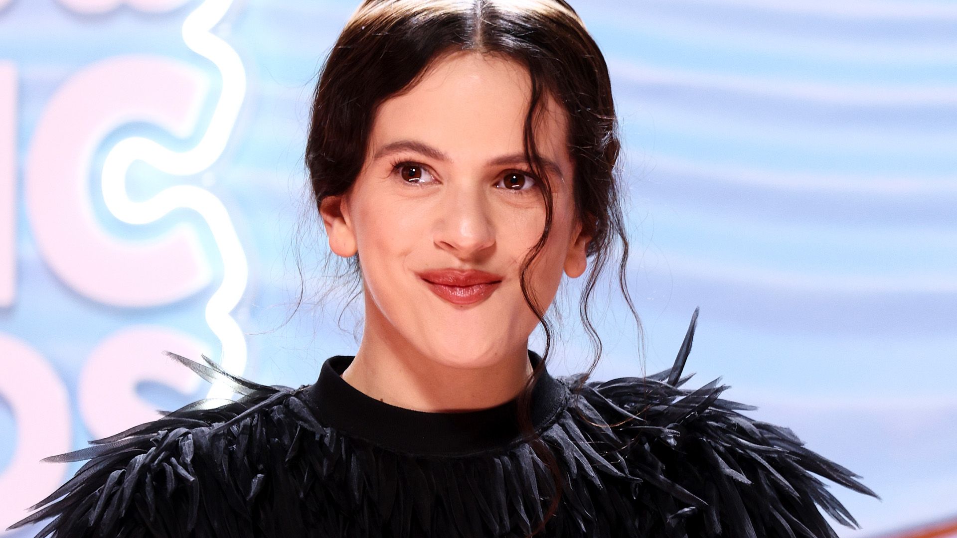 Rosalía Wears Big Bug Eye Sunglasses While Promoting Lux Rosalía Wears Big Bug Eye Sunglasses While Promoting Lux