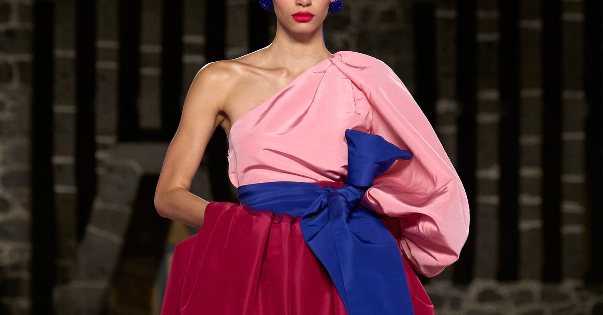 Shop Carolina Herrera’s Kaleidoscopic Mexico City Show