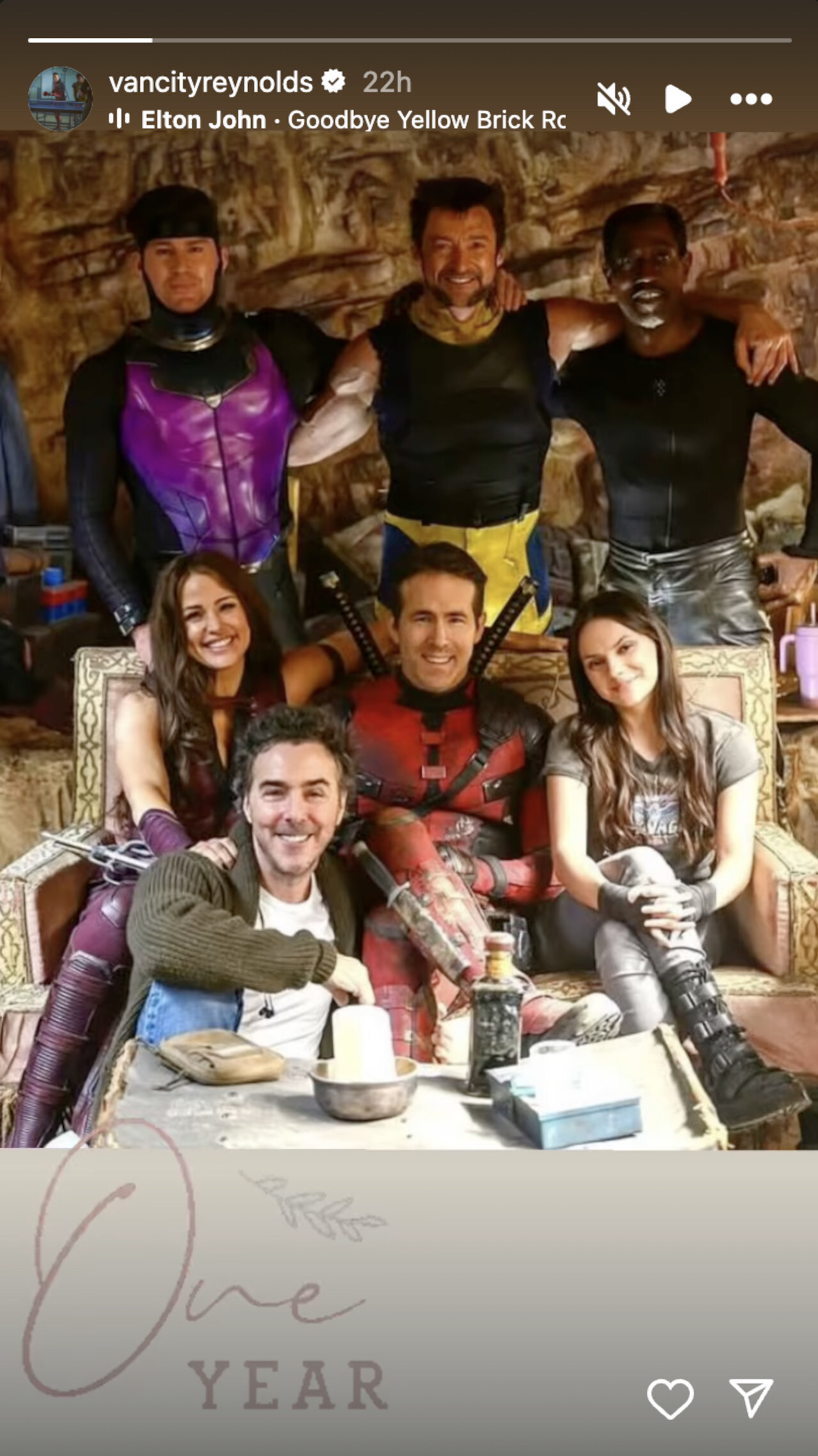 Ryan Reynolds and the rest of his Fox superhero cast cameos behind the scenes on Deadpool and Wolverine.