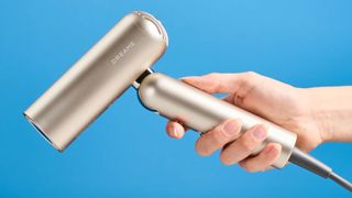 Dreame Pocket Neo in hand 