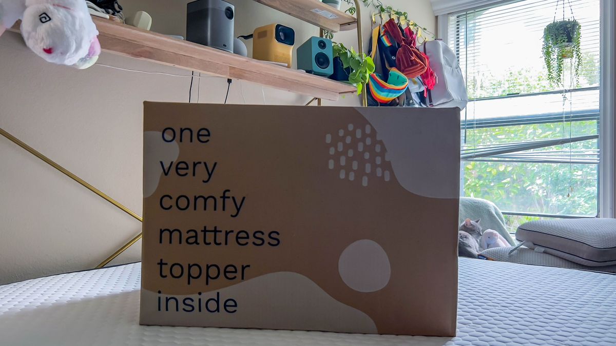 Viscosoft Serene Hybrid mattress topper in packaging
