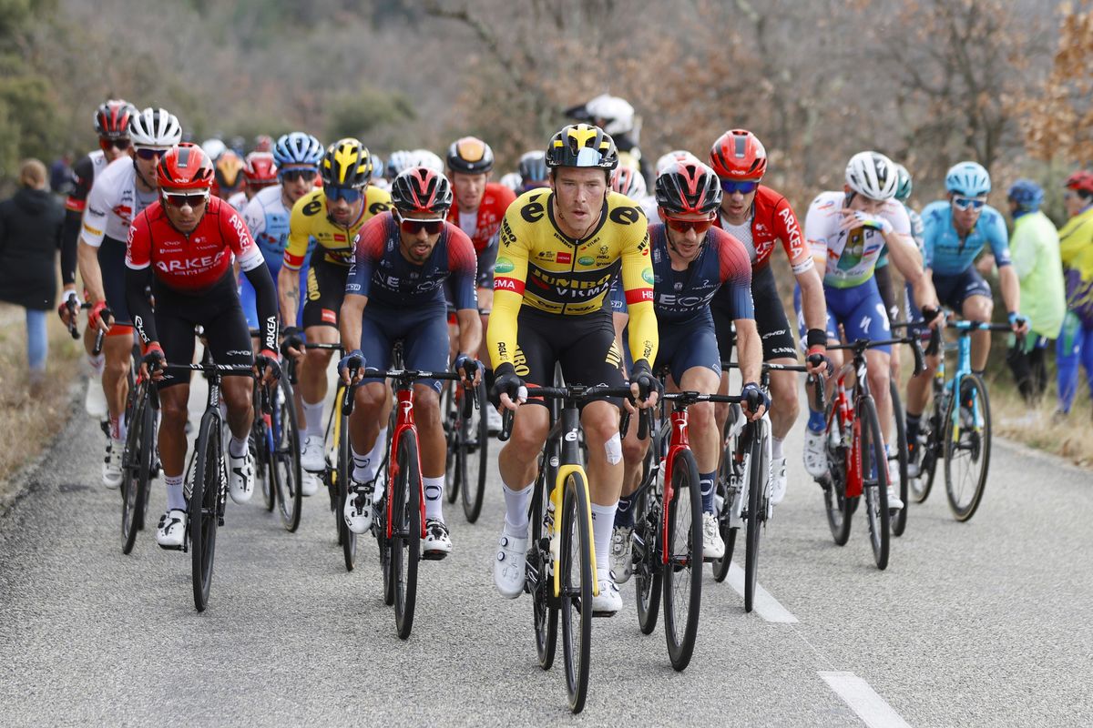 Paris Nice 2022 - 80th Edition - 5th stage Saint Just Saint Rambert - Saint Sauveur de Montagut 188,8 km - 10/03/2022 - Nairo Quintana (COL - Team Arkea Samsic) - Daniel Martinez (COL - INEOS Grenadiers) - Simon Yates (GBR - Team BikeExchange - Jayco) - Rohan Dennis (AUS - Team Jumbo - Visma) - - photo Luis Angel Gomez/SprintCyclingAgency&Acirc;&copy;2022