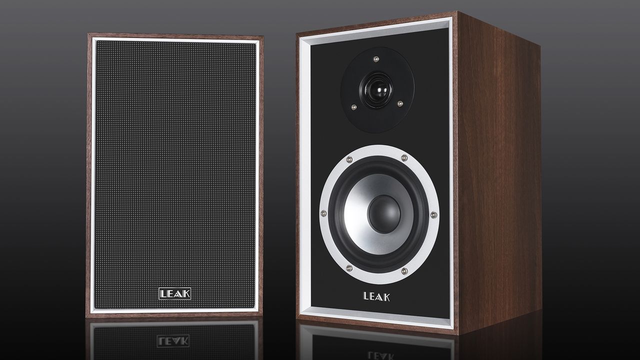 Various pictures of the LEAK Sandwich 100 speakers.