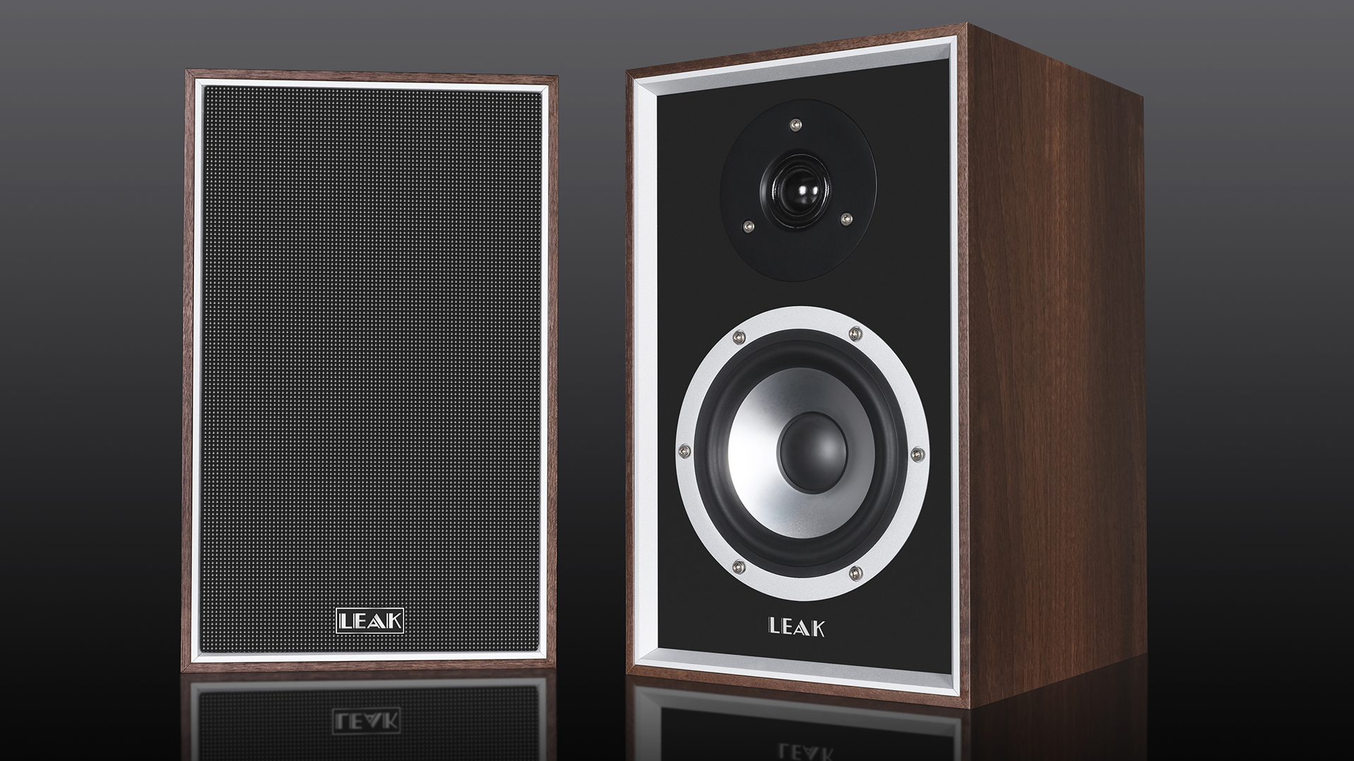 Various pictures of the LEAK Sandwich 100 speakers. 