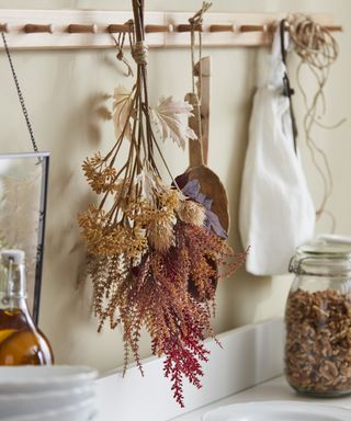 Dried flowers from IKEA’s Höstkväll autumn collection