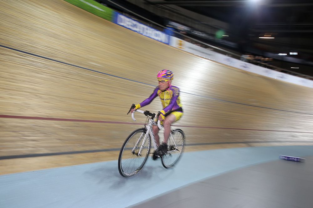 Robert Marchand during his attempt to break the 105+ world cycling hour record.