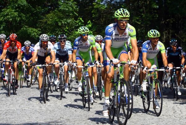 Liquigas-Cannondale works to set up Sagan.