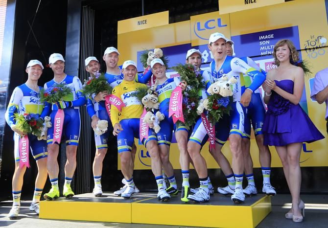 Orica GreenEdge celebrates on the podium in Nice