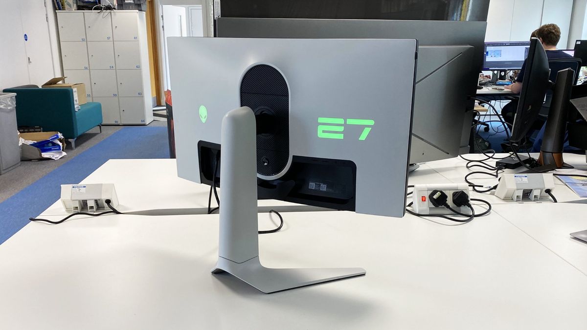 Alienware AW2723DF gaming monitor review | PC Gamer