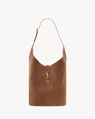 Women's Le 5 à 7 Hobo in Suede in Caramel Cognac