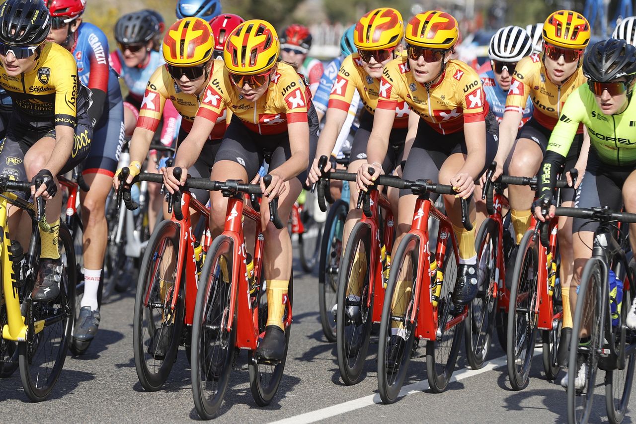 The Uno-X women's team made their debut at the Vuelta CV Feminas