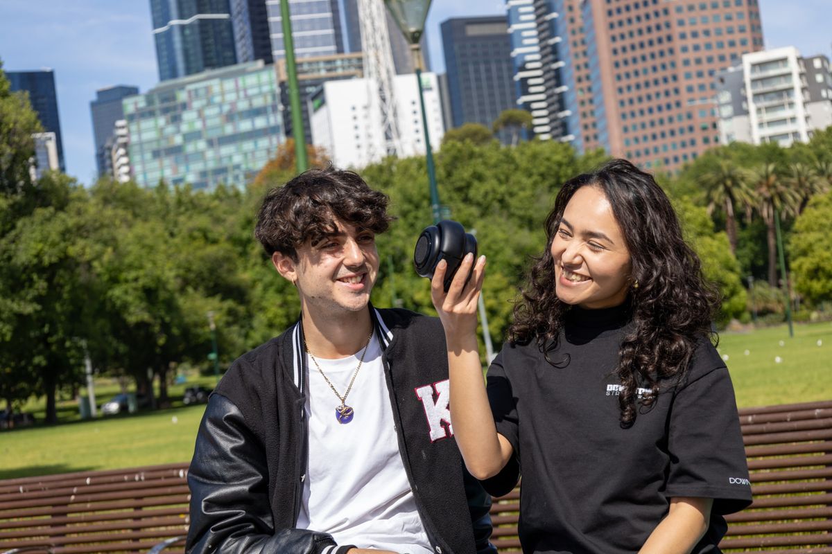 TDM Neo headphones that turn into a speaker