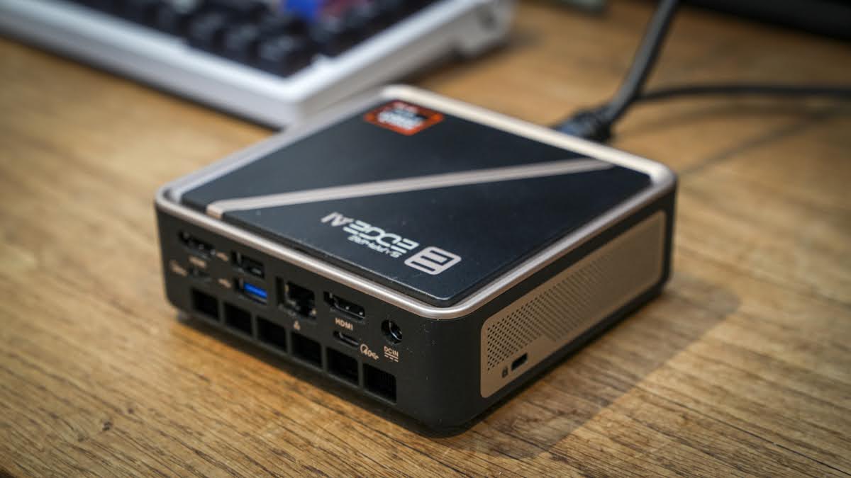 Sapphire Edge AI 370