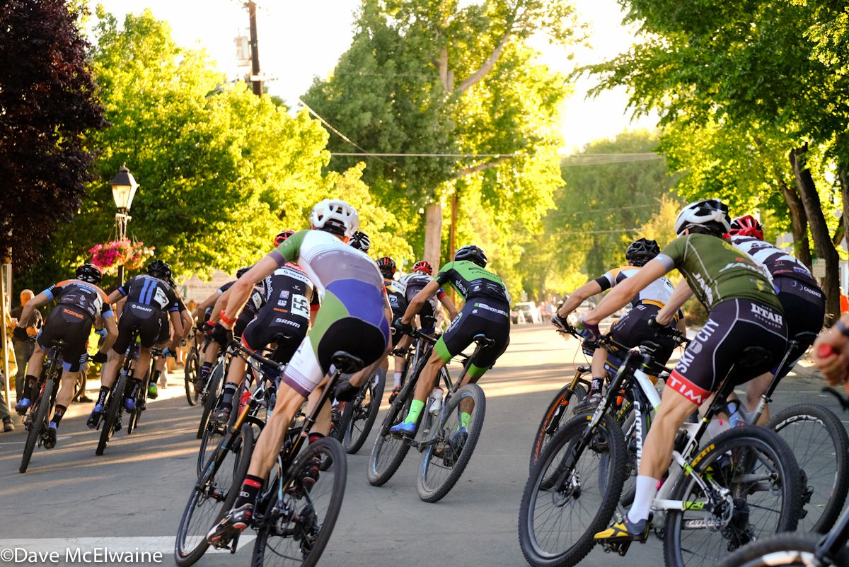 The large Pro Men&rsquo;s field passed by the Governor&rsquo;s mansion on each lap