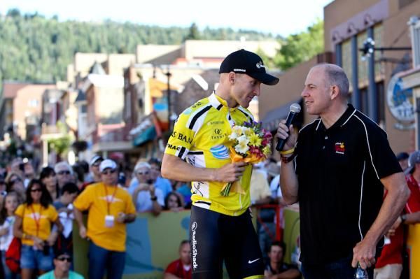 Levi Leipheimer (Mellow Johnnys) gets interviewed after the stage by legendary announcer Bob Roll.