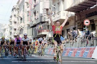 Andrei Tchmil wins Milan-San Remo in 1999