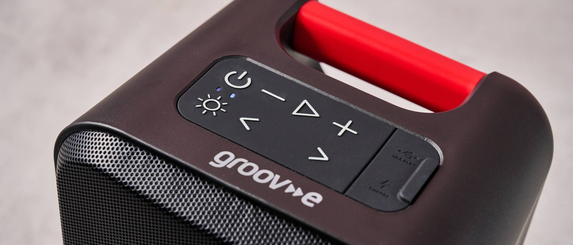 Button controls on the Groov-e Thunder