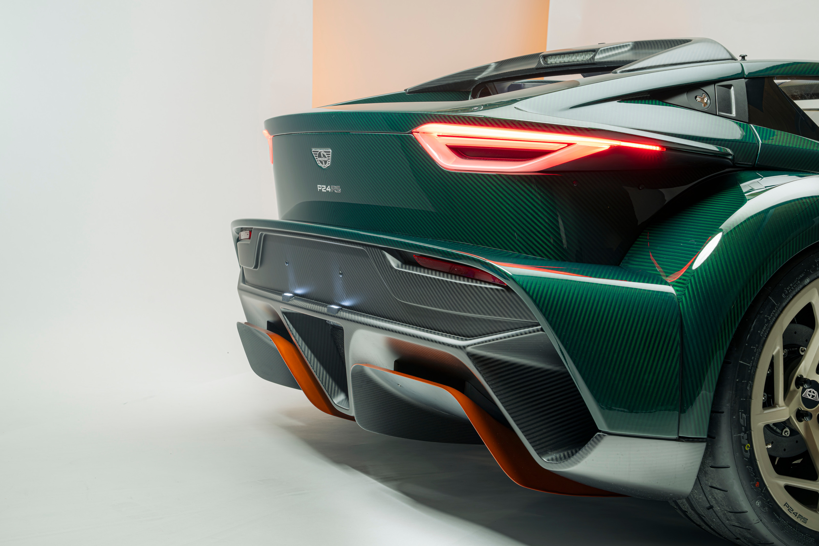 The rear end without the aero kit installed