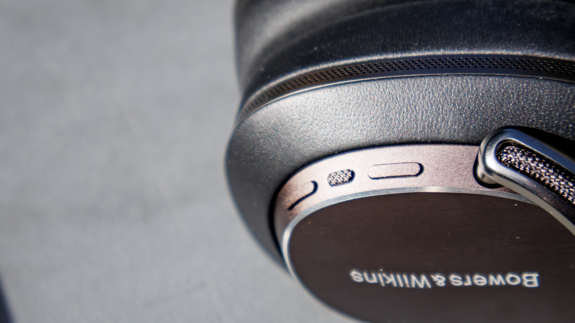 Bowers &amp;amp; Wilkins PX8 S2