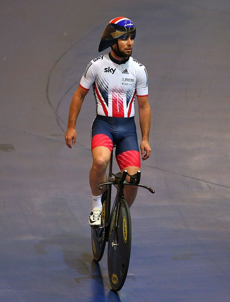 Mark Cavendish on the track in Manchester