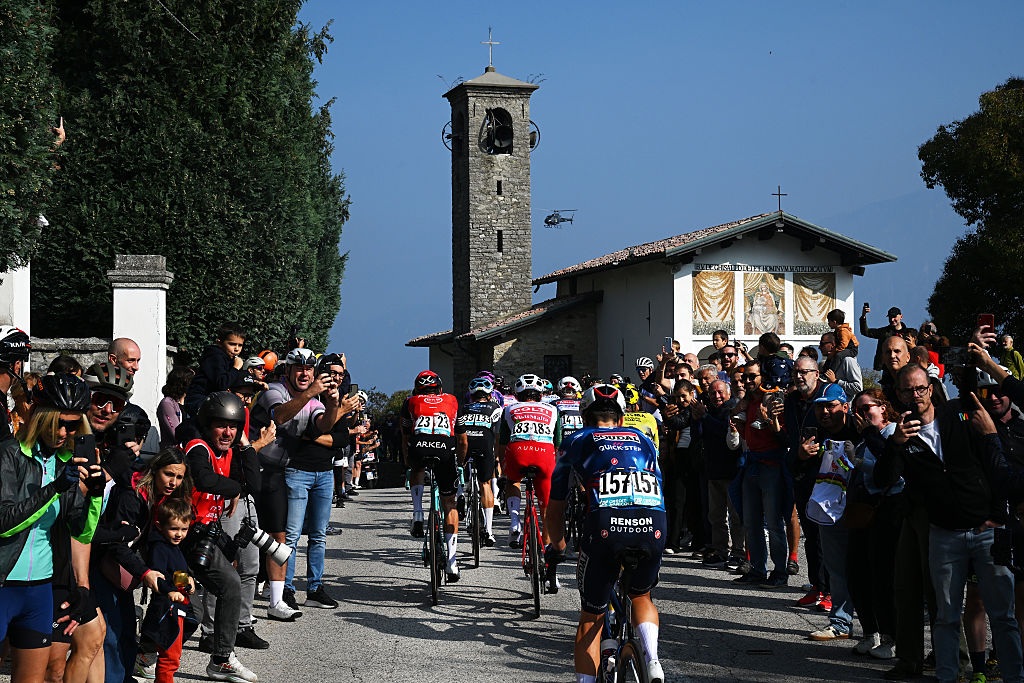 Il Lombardia LIVE – Strong 14-man break leads the race