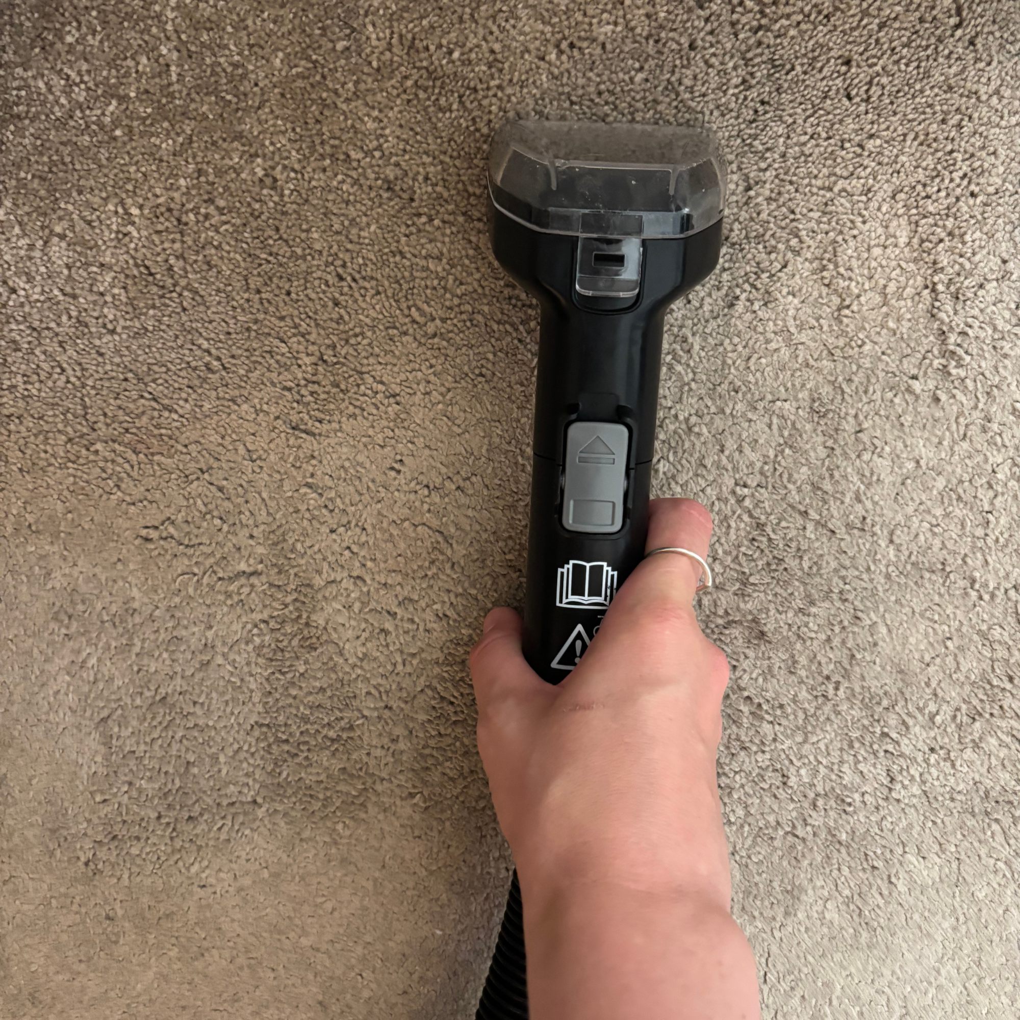 Using the Bissell SpotClean HydroSteam on bedroom carpet