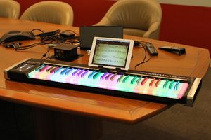 Akademi fersken På jorden Light Up Keyboard Turns You Into a Piano Man | Tom's Guide