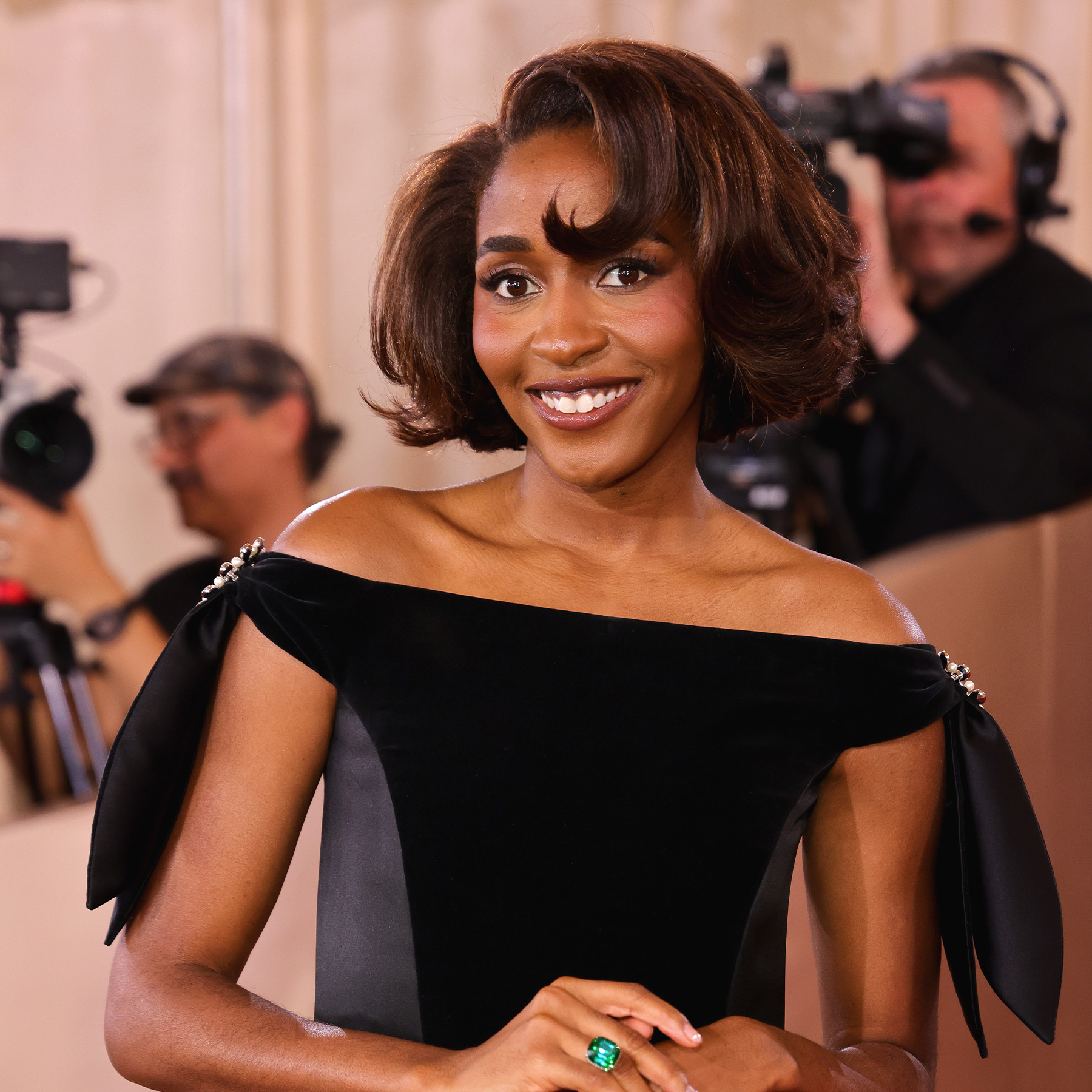 Ayo Edebiri attends the 83rd annual Golden Globes wearing mauve lips and berry-toned blush