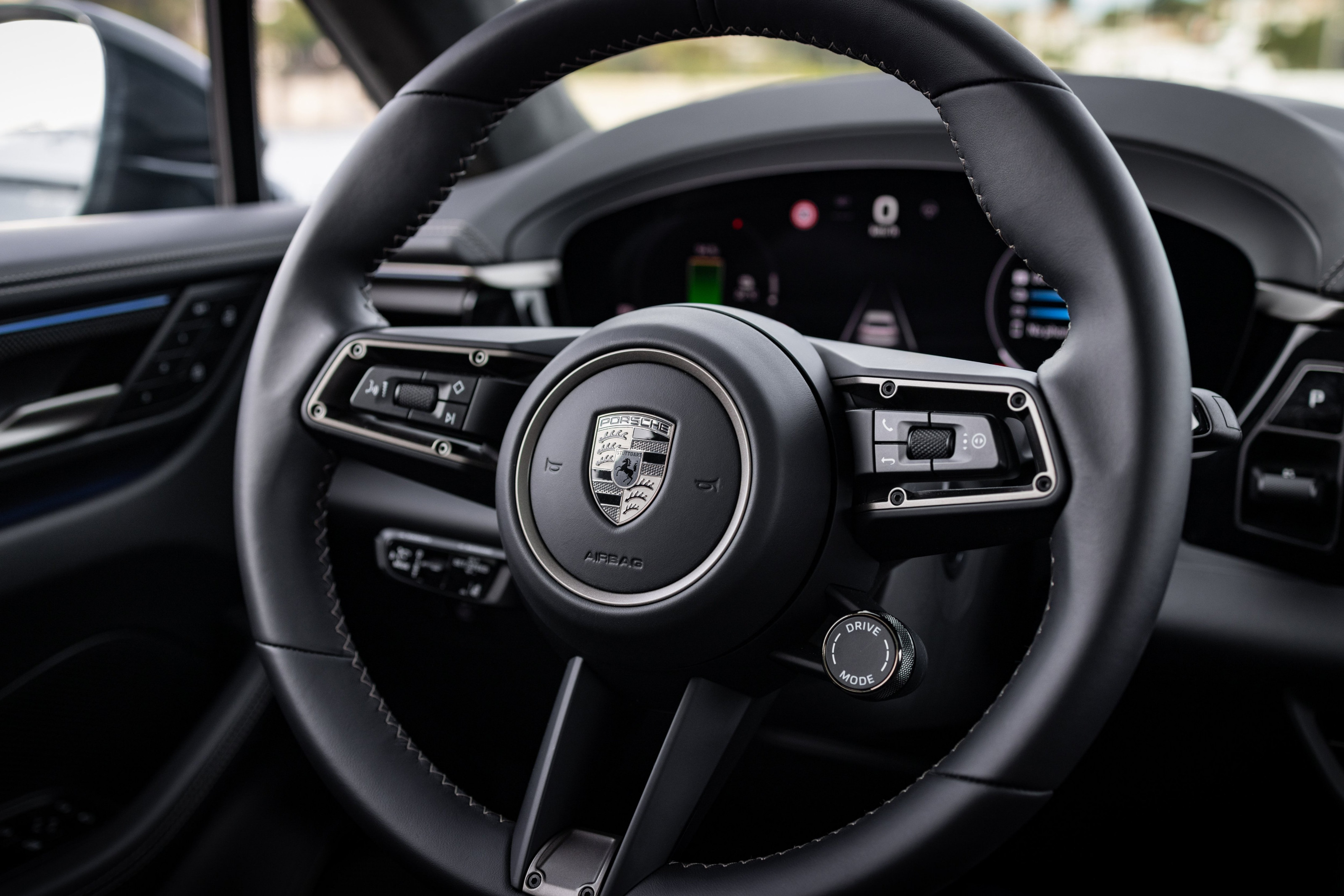 Porsche Macan Turbo EV
