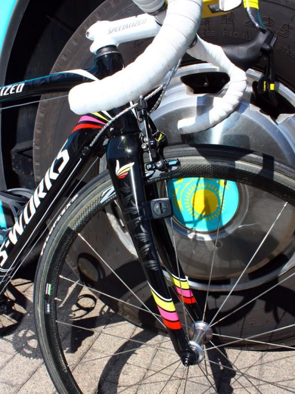Contador is using Specialized's latest S-Works Tarmac SL3 fork, which has been recently oversized for even better steering precision.